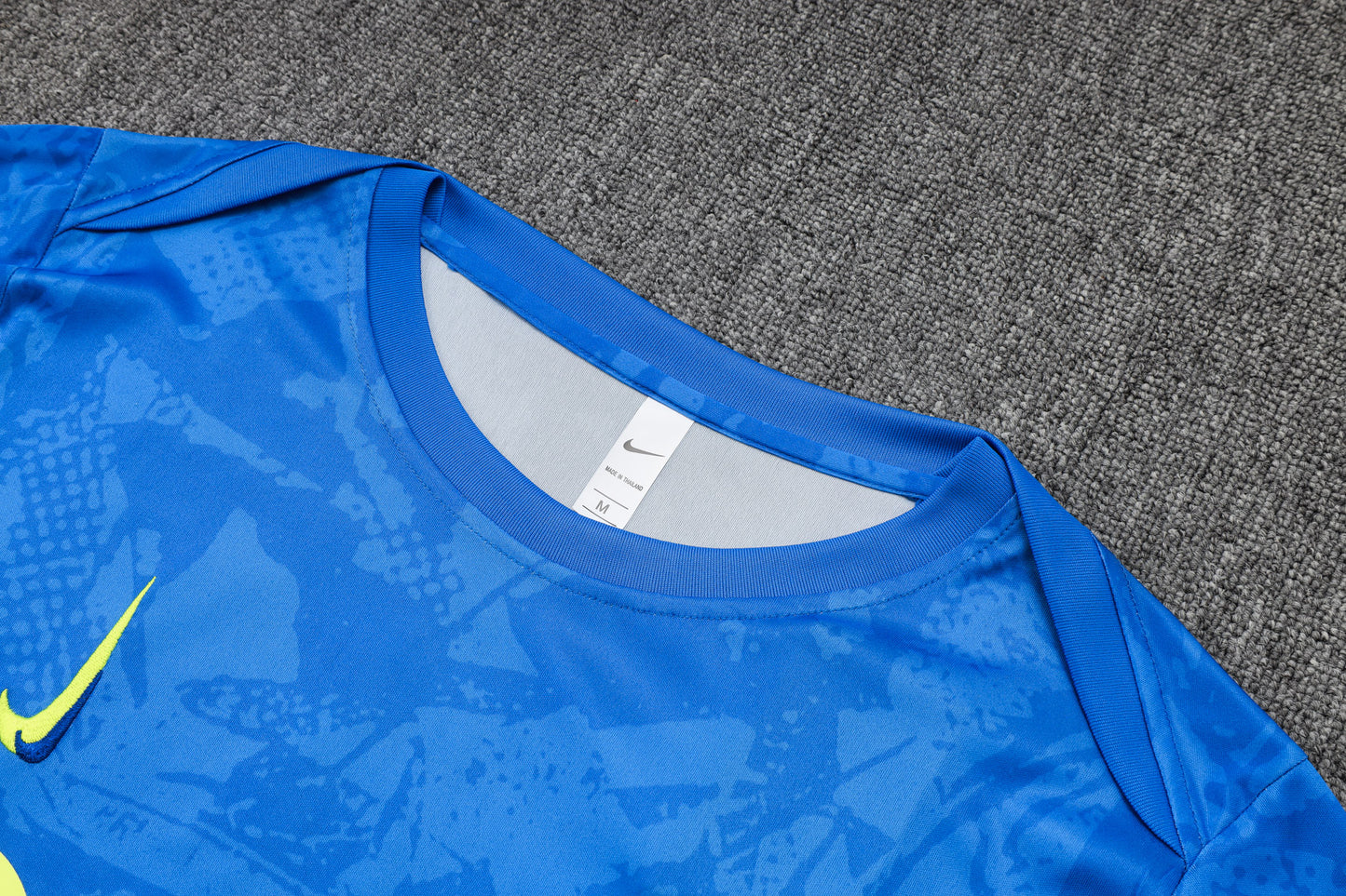 Camisa de treino adulto Barcelona 2025/26 + short 815