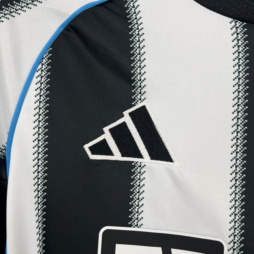 Newcastle United 2025/26 Home Long Sleeves Jersey