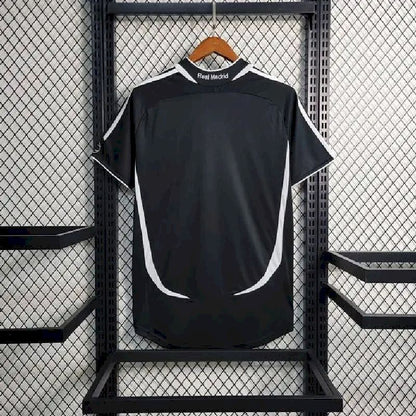 Camisa reserva retrô do Real Madrid 2006/07