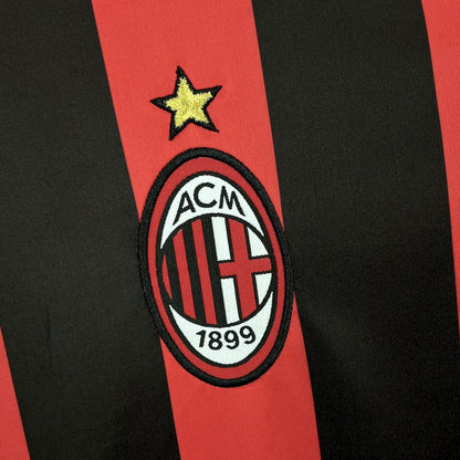 Camisa retrô titular do AC Milan 2017/18