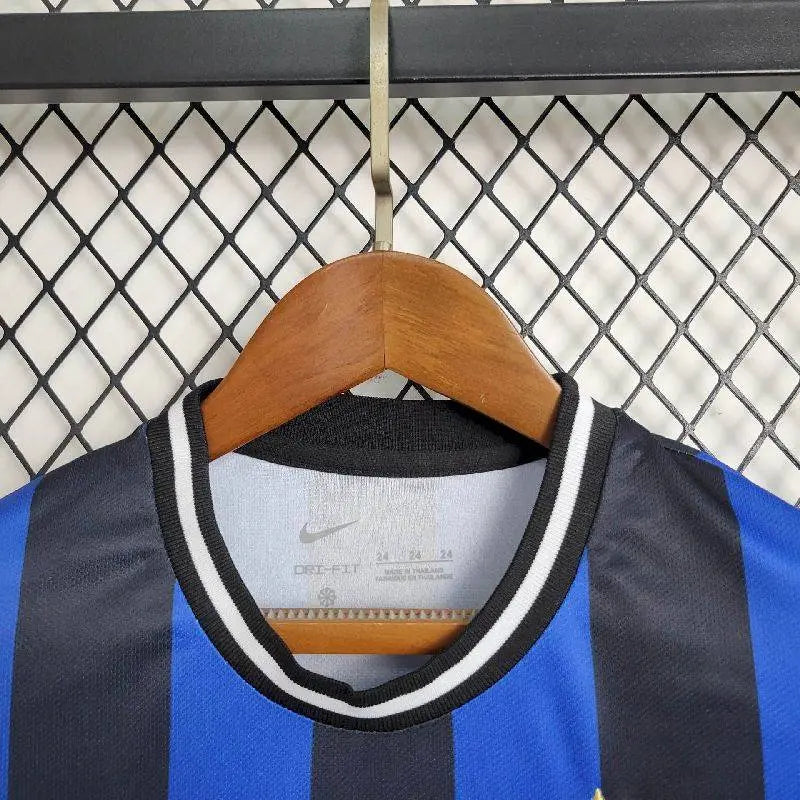 Camisa e shorts retrô infantil Inter de Milão 2009/10