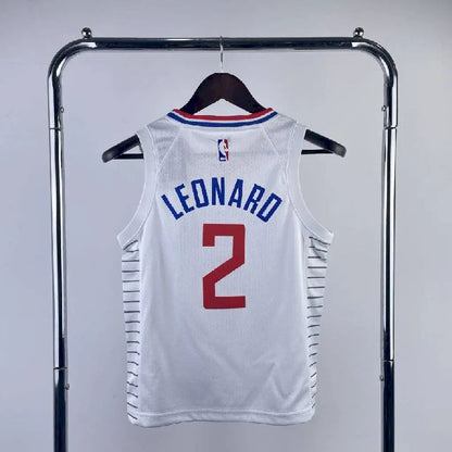 Camisa branca do time juvenil Kawhi Leonard