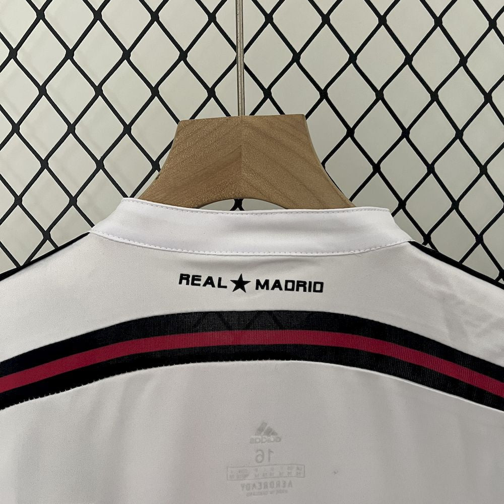 Camisa e shorts retrô infantil do Real Madrid 2014/15
