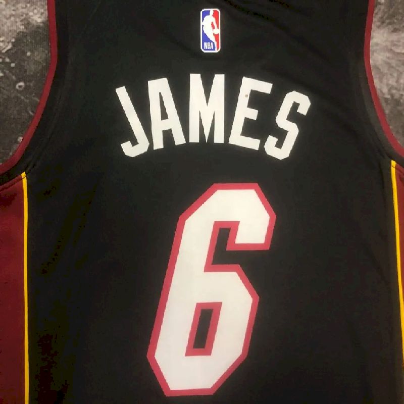 Camisa preta masculina do time LeBron James
