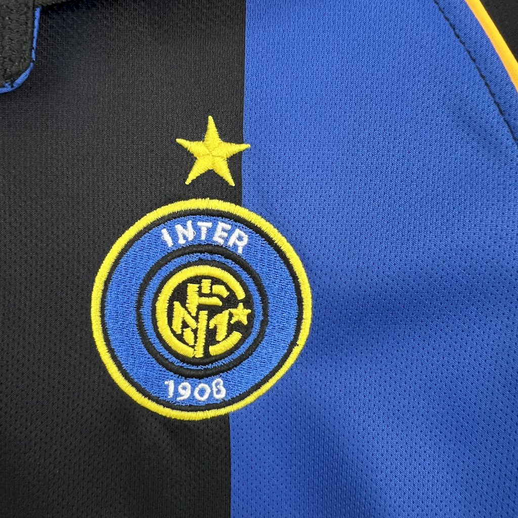 Camisa retrô da Inter de Milão 2001/02