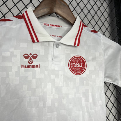 Kit reserva infantil Dinamarca 2024/25 Euro