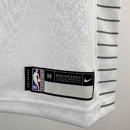 Camisa branca do time juvenil James Harden