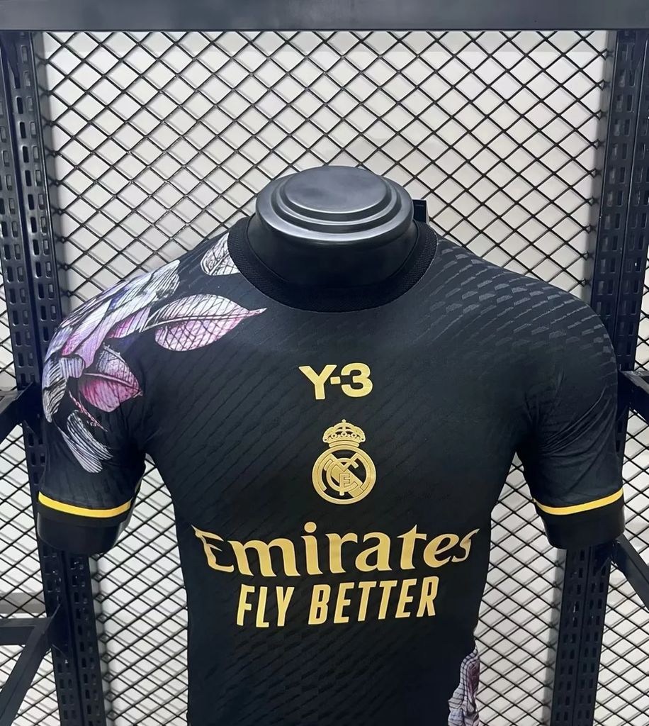 Real Madrid 2024/25 Rose Edition Jersey Player Version