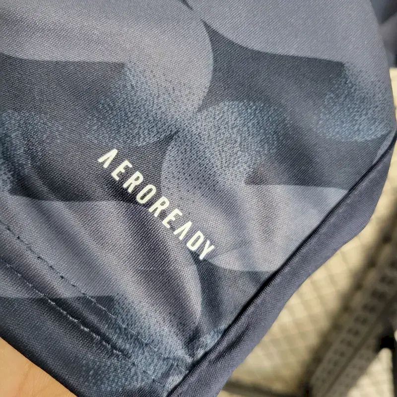 Kit reserva infantil do Real Madrid 2023/24