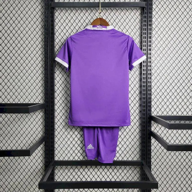 Camisa e shorts retrô infantil do Real Madrid 1998/00