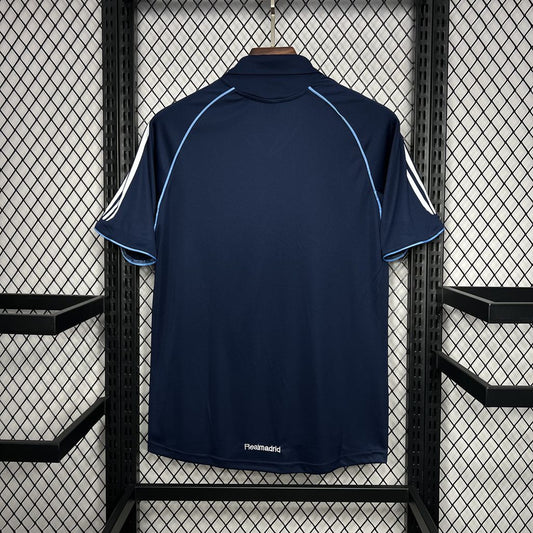 Camisa retrô reserva do Real Madrid 2005/06