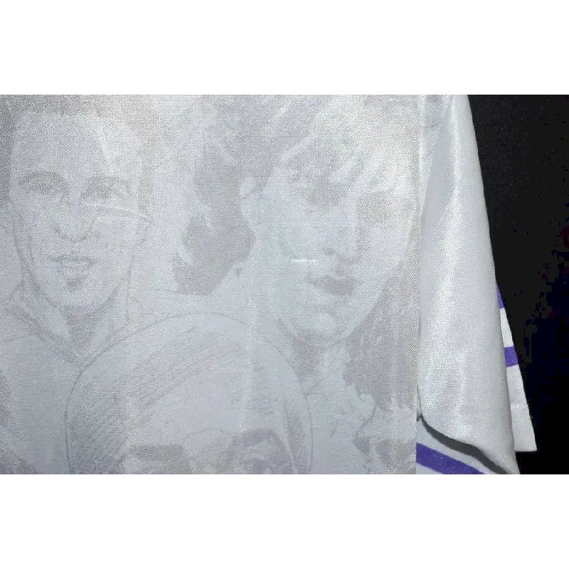 Camisa retrô dos campeões do Real Madrid 1996/97