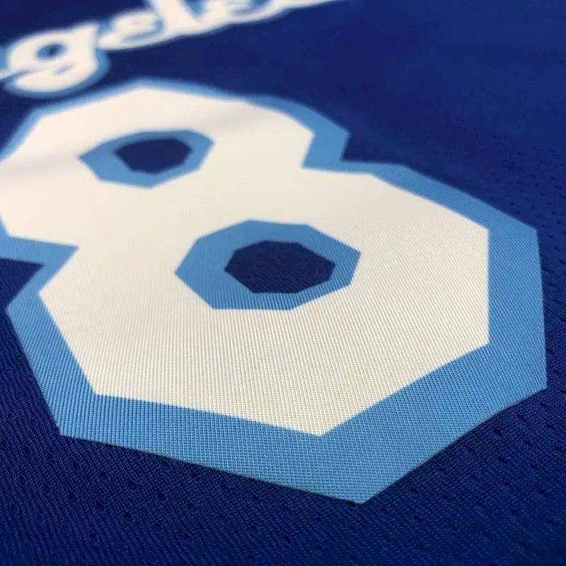 Camisa azul masculina Kobe Bryant versão jogador – Edição clássica retrô