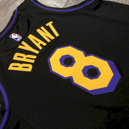 Camisa masculina Kobe Bryant 2020-21 preta versão Swingman – Noche Latina