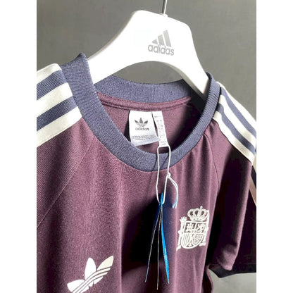 Camisa retrô da Espanha 2024/25 com a marca Co Branded