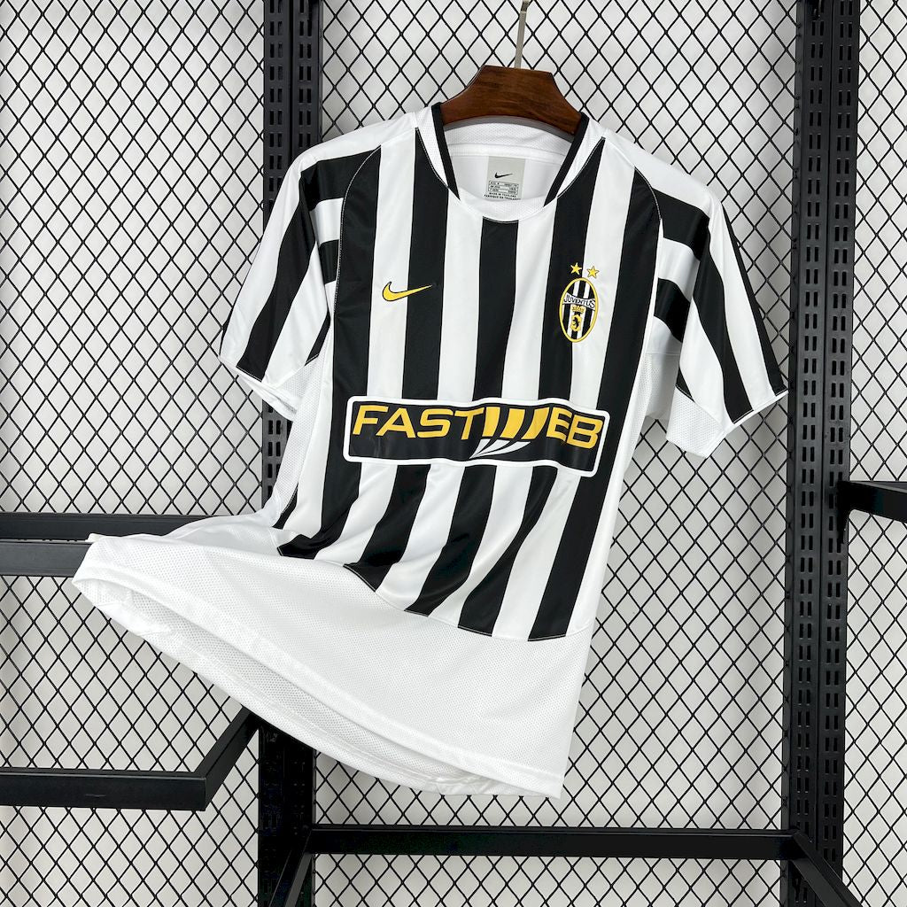Camisa retrô titular da Juventus 2002/03