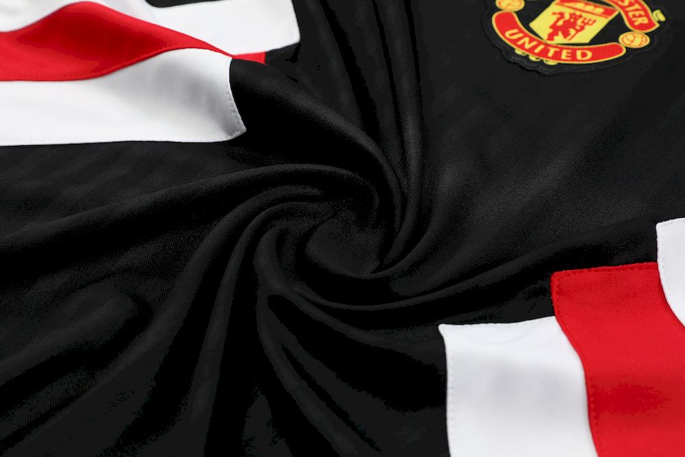 Camisa de treino adulto + short Manchester United 2023/24 418