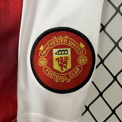 Camisa e shorts retrô infantil Manchester United 1996/97