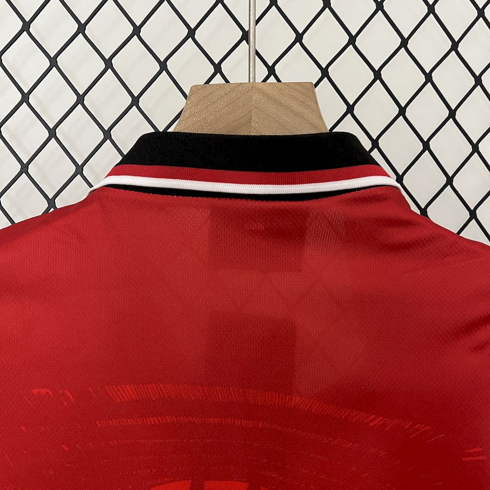 Camisa e shorts retrô infantil Manchester United 1994/96