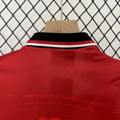 Camisa e shorts retrô infantil Manchester United 1994/96