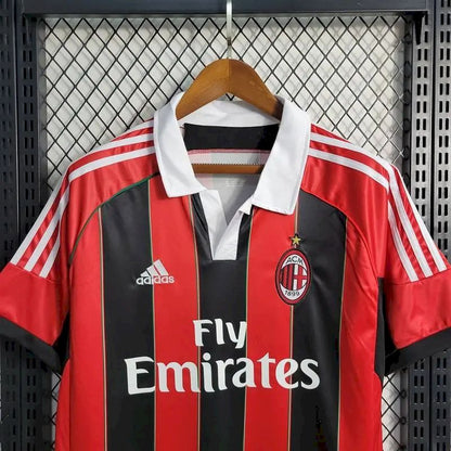 Camisa retrô titular do AC Milan 2012/13