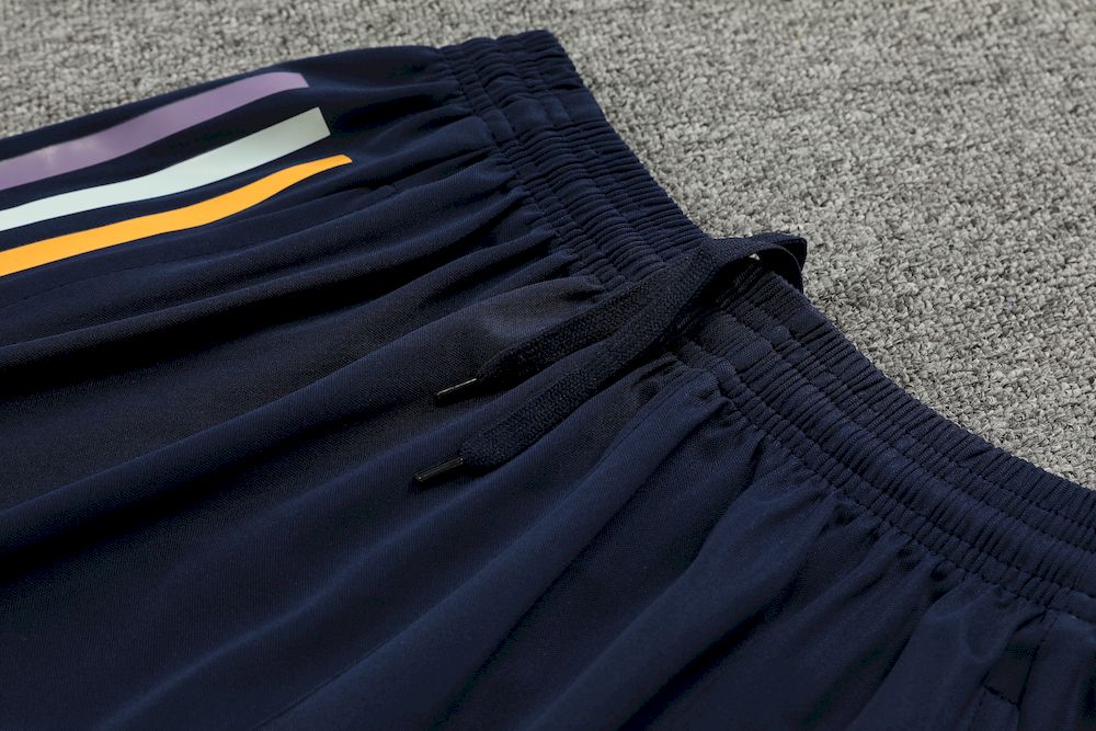 Camisa de treino adulto + shorts do Real Madrid 2023/24 418