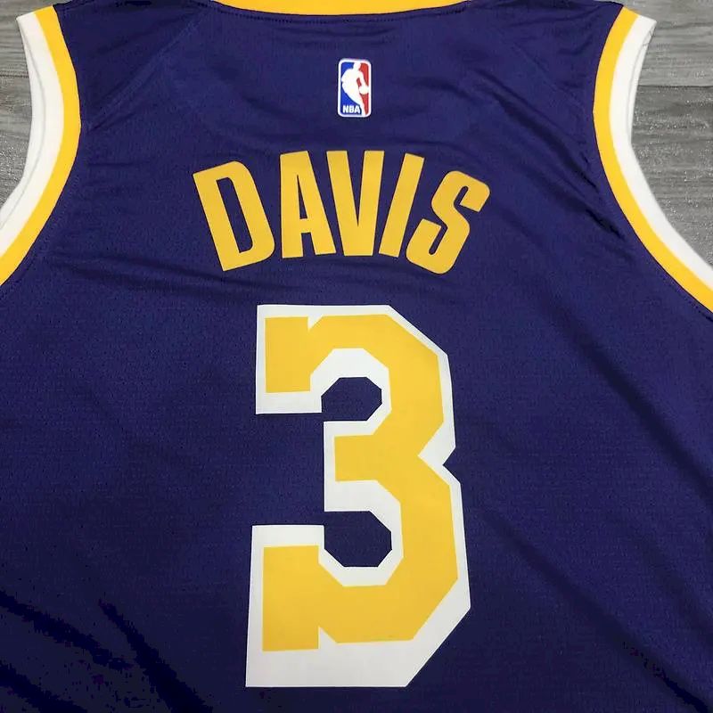 Camisa Anthony Davis Masculina Roxa Versão Jogador – Edição Clássica Retro