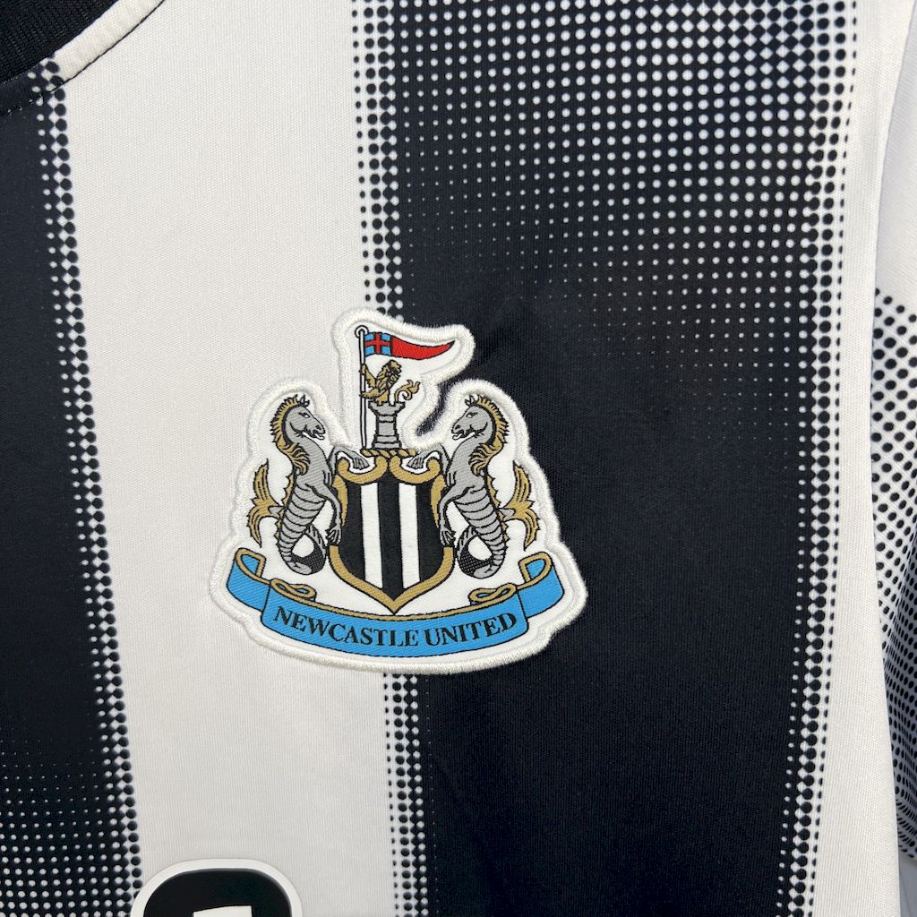 Men's Newcastle United 2025/26 Home Jersey