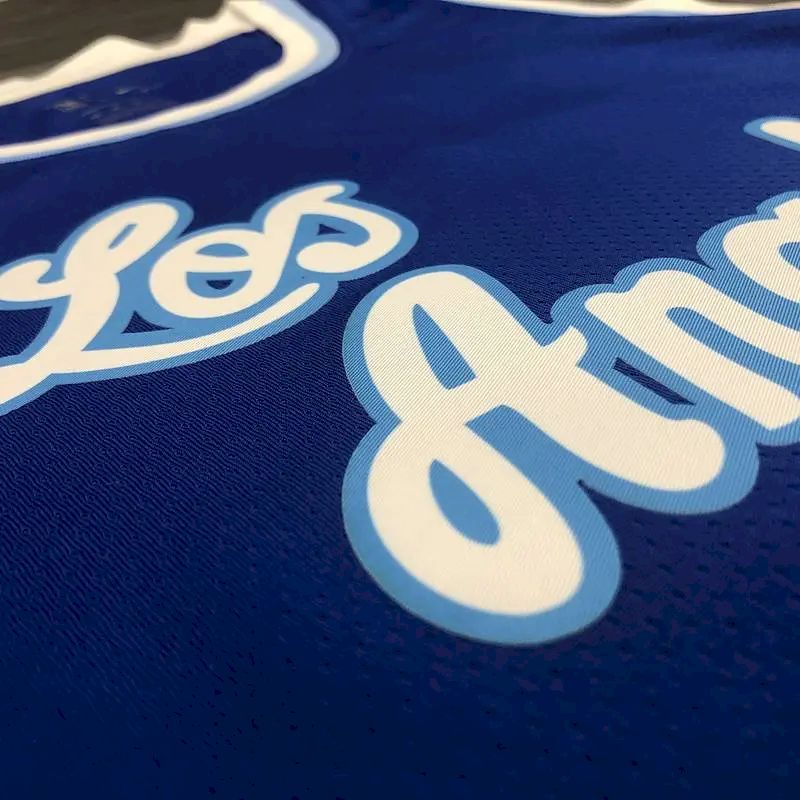 Camisa azul masculina Kobe Bryant versão jogador – Edição clássica retrô