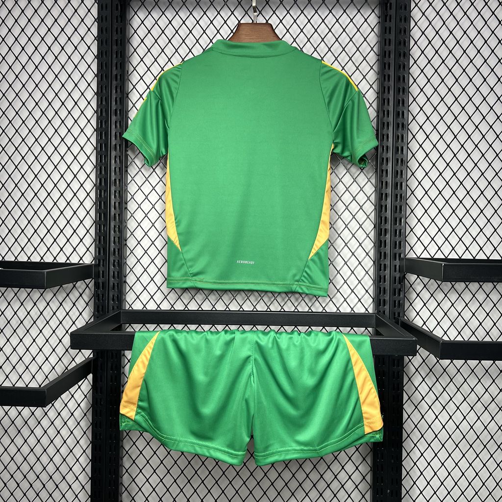 Kit de goleiro infantil do Newcastle United 2024/25