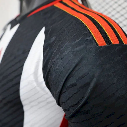 Camisa de treino pré-jogo do Manchester United 2023/24, versão jogador