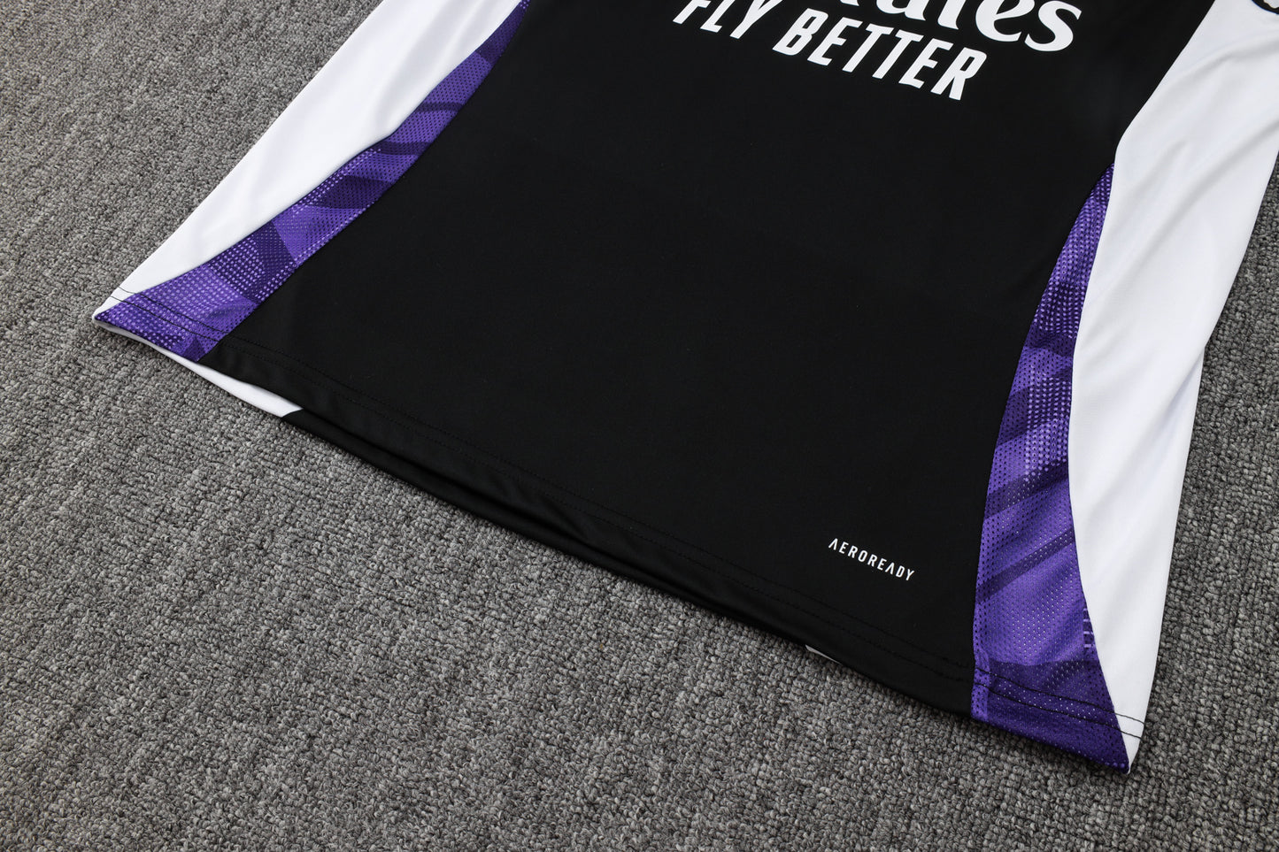 Camiseta regata e short adulto Real Madrid 2024/25 815