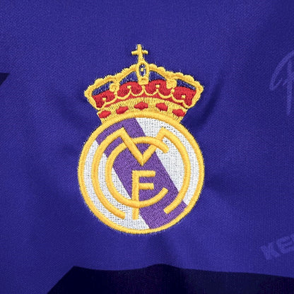 Camisa reserva retrô do Real Madrid 1994/96