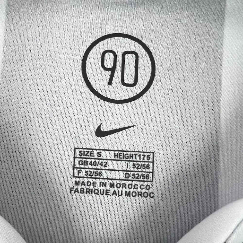 Camisa retrô titular da Juventus 2004/05