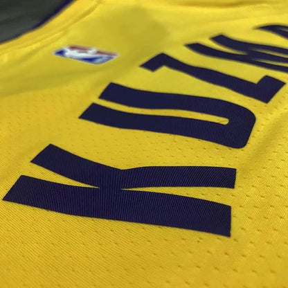 Camisa Masculina Kyle Kuzma Amarela Versão Jogador – Edição Clássica Retro