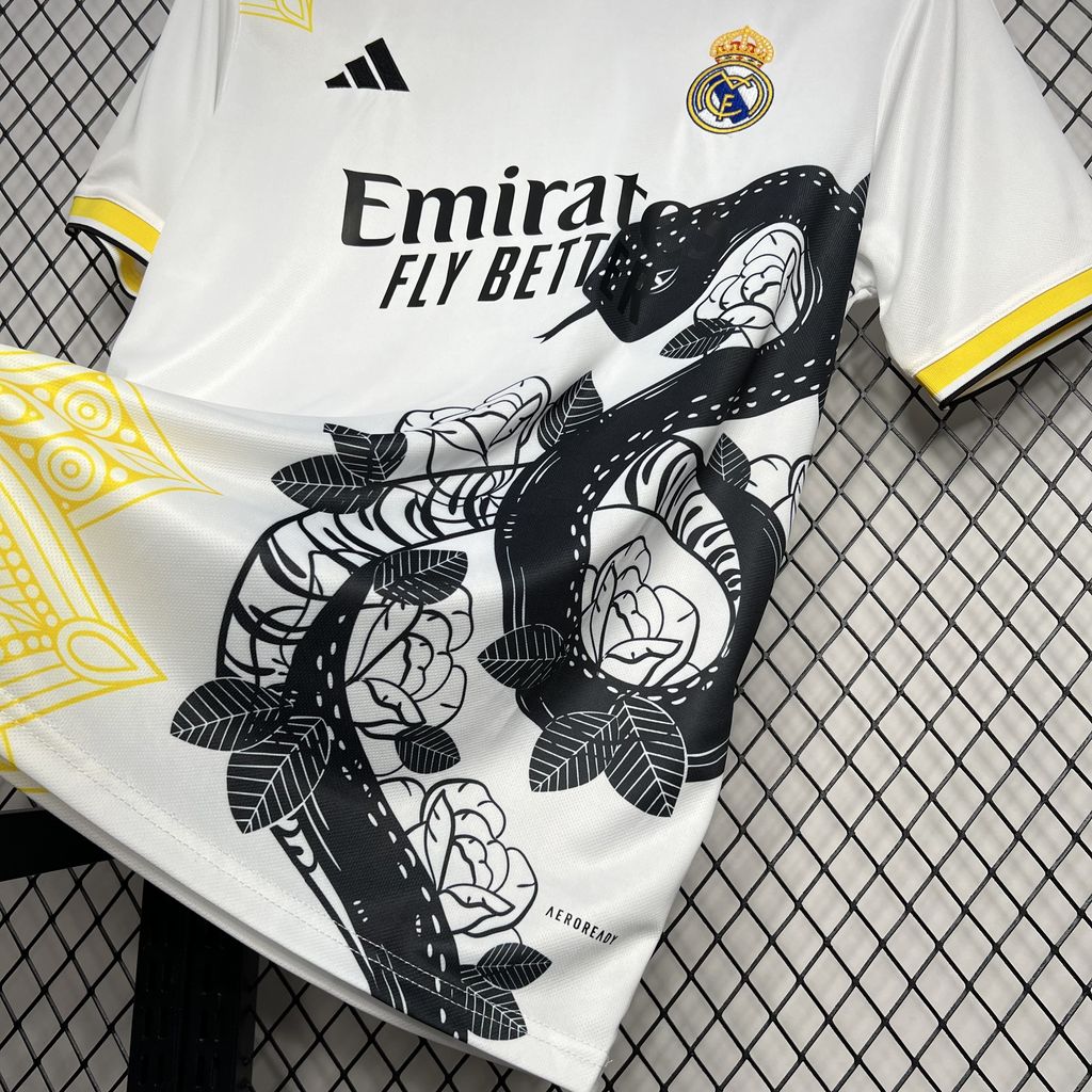 Camisa Mamba Branca e Preta Edição Especial do Real Madrid 2024/25