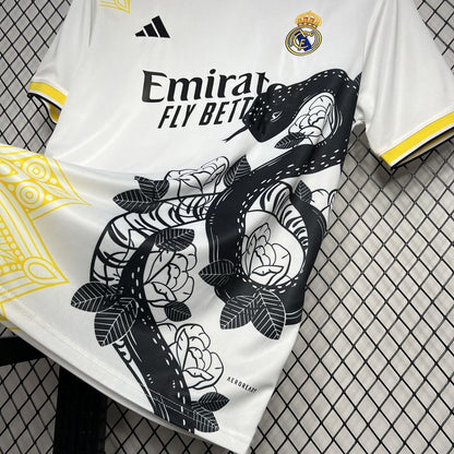 Camisa Mamba Branca e Preta Edição Especial do Real Madrid 2024/25