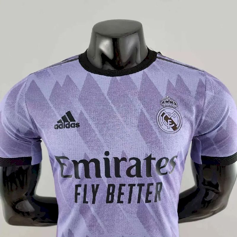Camisa reserva do Real Madrid 2022/23, versão 2 do jogador