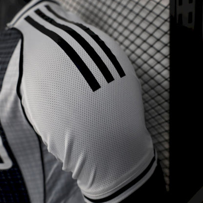 Camisa Newcastle United 2025/26 Home Versão Jogador