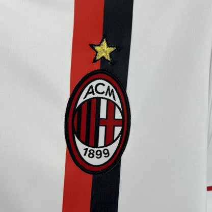 Camisa retrô reserva do AC Milan 2011/12