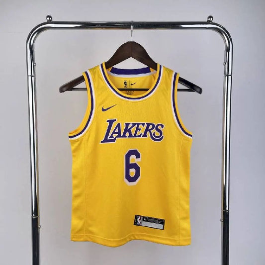 Camisa amarela do time juvenil LeBron James