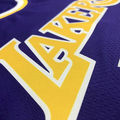 Camisa masculina LeBron James 2020-21 roxa Swingman versão jogador – Edição Statement