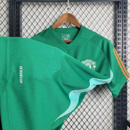 Camisa de treino pré-jogo do Manchester United 2023/24