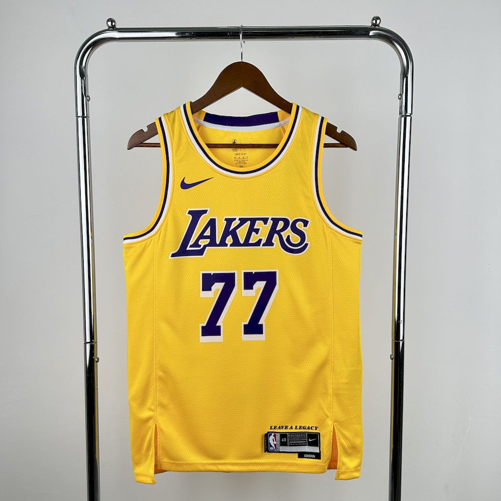 Edição Ícone do Los Angeles Lakers 2023/24 DONCIC#77
