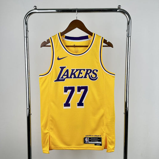 Edição Ícone do Los Angeles Lakers 2023/24 DONCIC#77