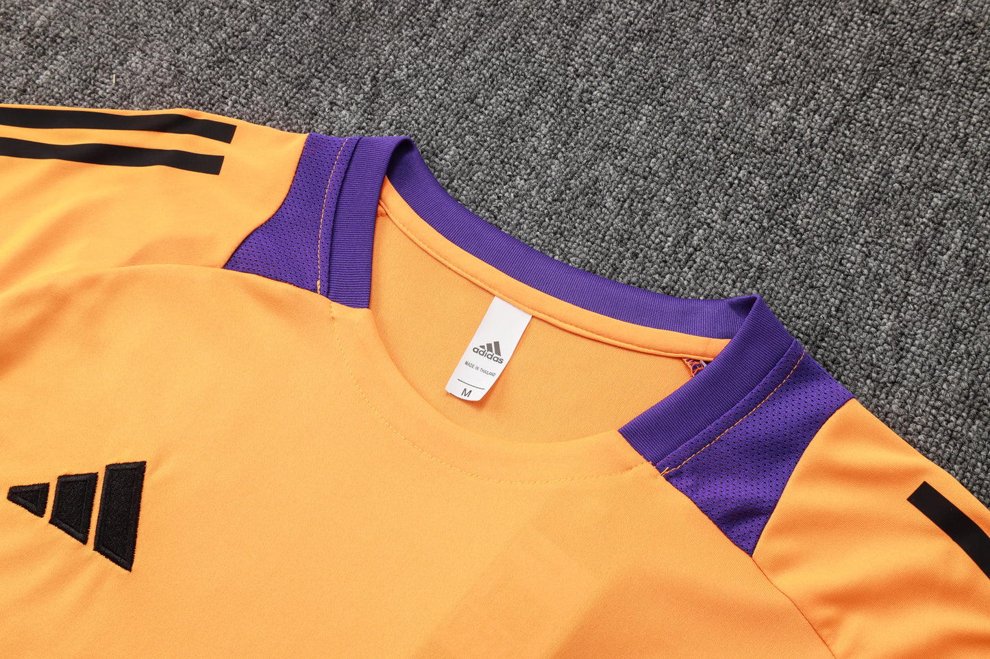 Camisa de treino adulto + shorts do Real Madrid 2024/25 815