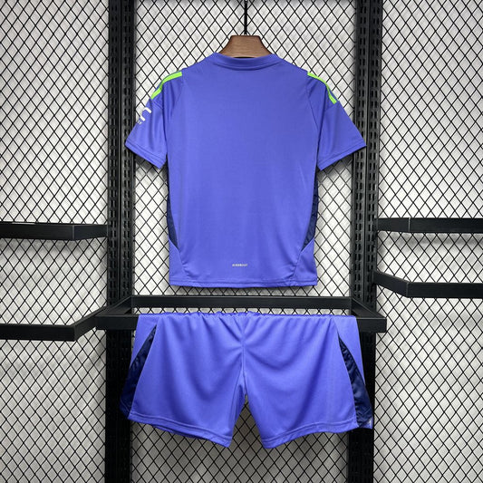 Kit de goleiro infantil do Manchester United 2024/25
