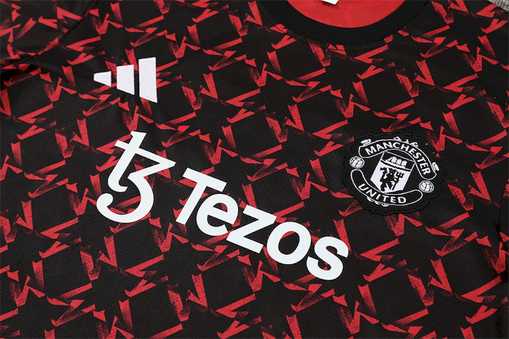 Camisa de treino adulto + short Manchester United 2024/25 14001
