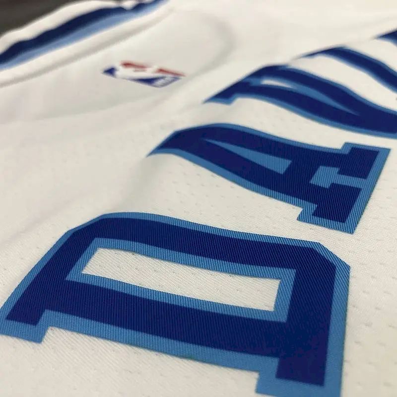 Camisa Anthony Davis Masculina Branca Versão Jogador – Edição Clássica Retro