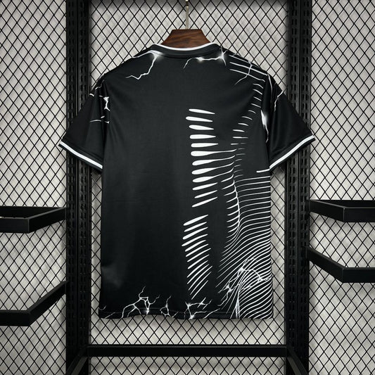 Camisa preta edição especial do Real Madrid 2024/25